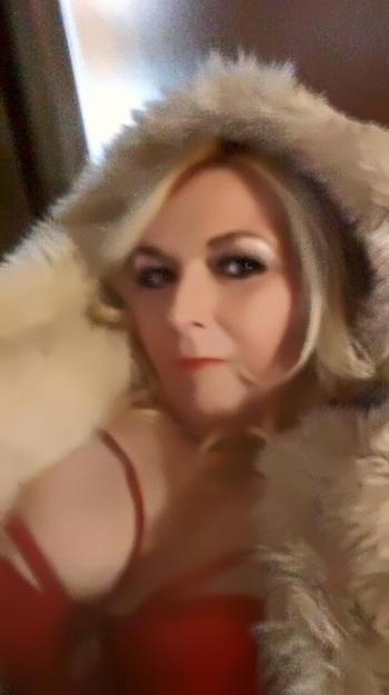 , 43  female escort, St Louis