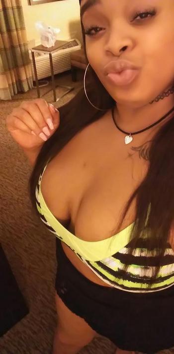 , 24 Asian female escort, St Louis