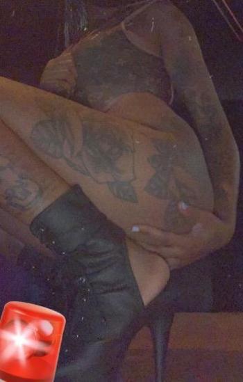 Slim, 24  female escort, St Louis