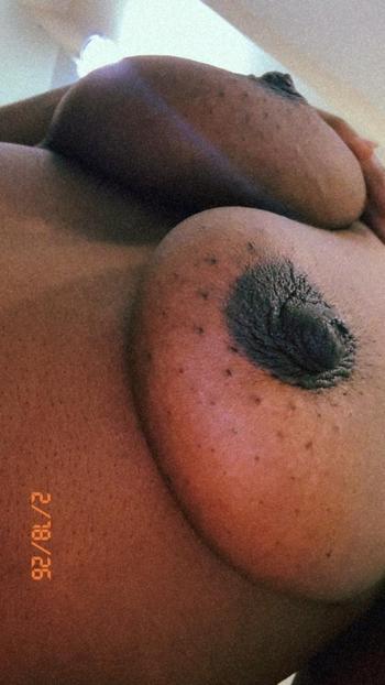 Red, 26  female escort, St Louis