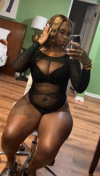312-520-8592, 26  female escort, St Louis