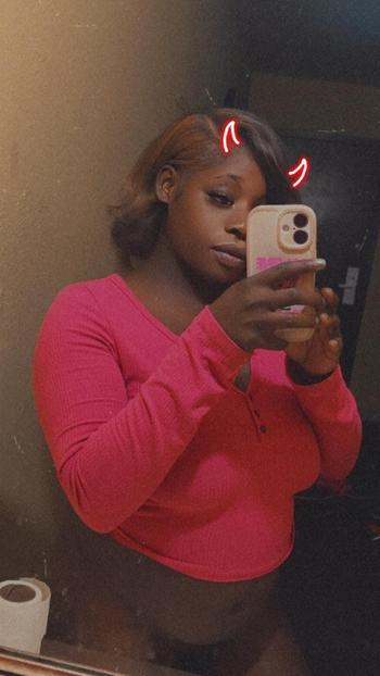Pinky, 26  female escort, St Louis