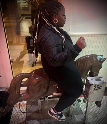 Cocaroses, 25  female escort, St Louis