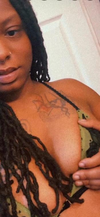 VEE, 28  female escort, St Louis