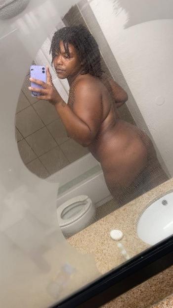 Bubbles, 26  female escort, St Louis