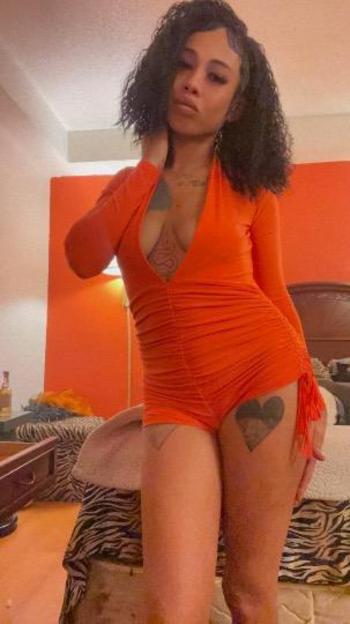 China, 30  female escort, St Louis